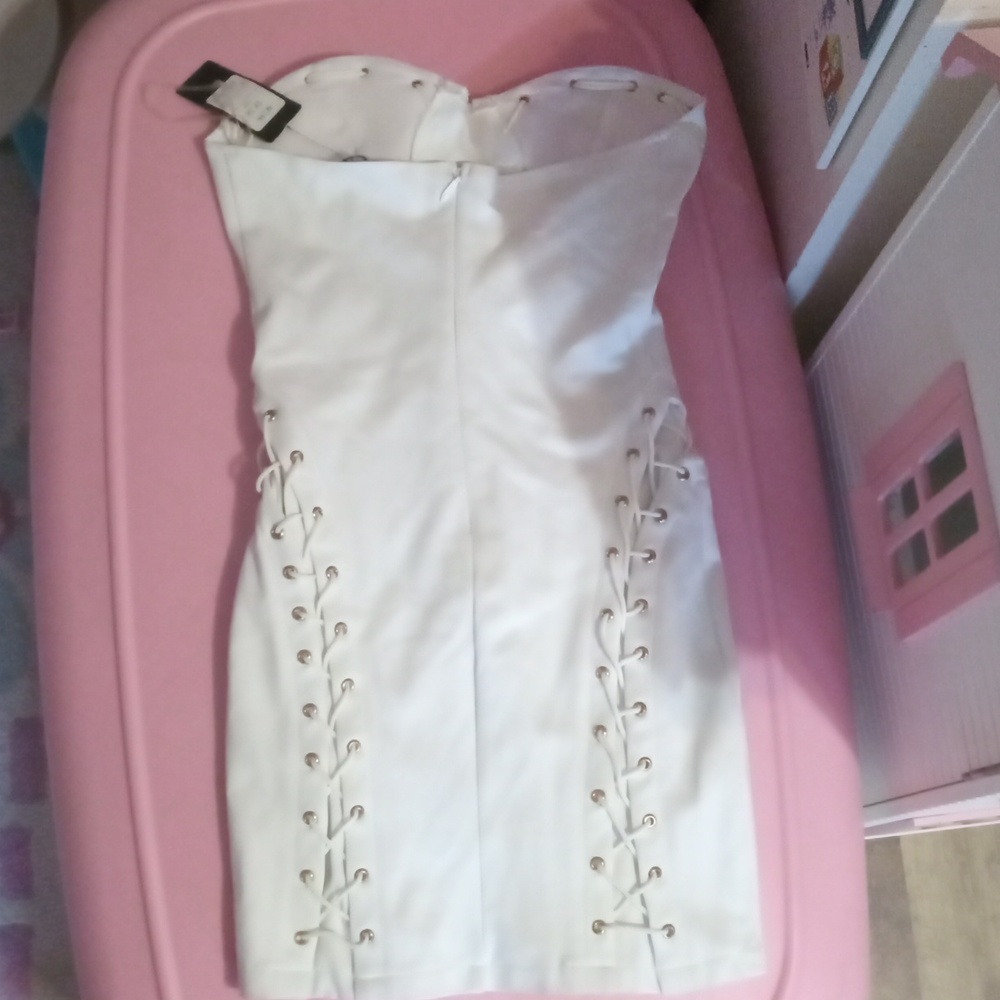 Dress - Picture 5 of 9